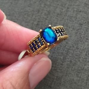 Beautiful Signed Karis ring size 6. New with tags